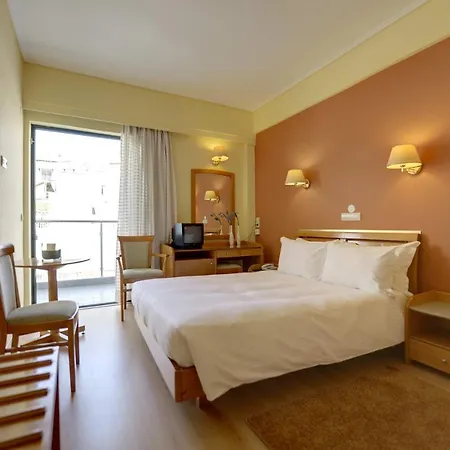 埃斯佩里亚酒店 3* 卡瓦拉