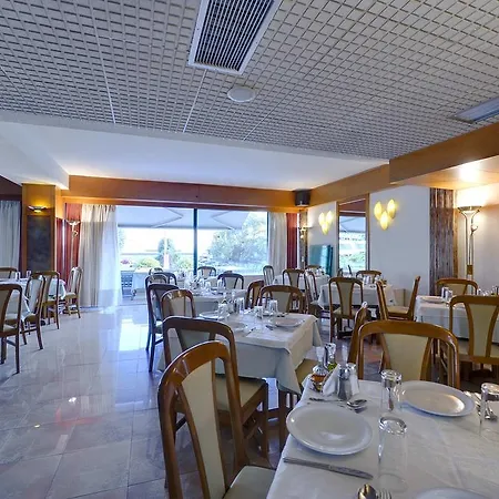 Esperia Hotel 3*